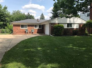 23050 Glenmoor Heights Dr, Farmington Hills, MI