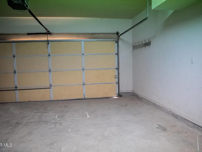 804 Bonnie Ct — Photo 40