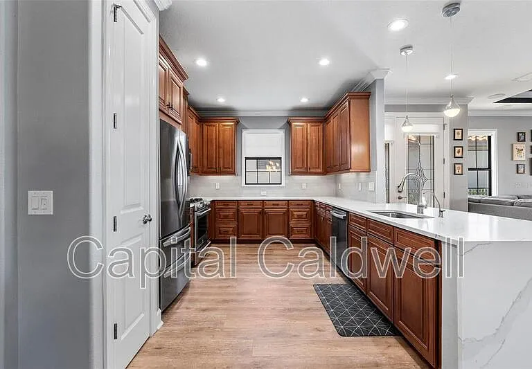 4816 Heinman Cv — Photo 8