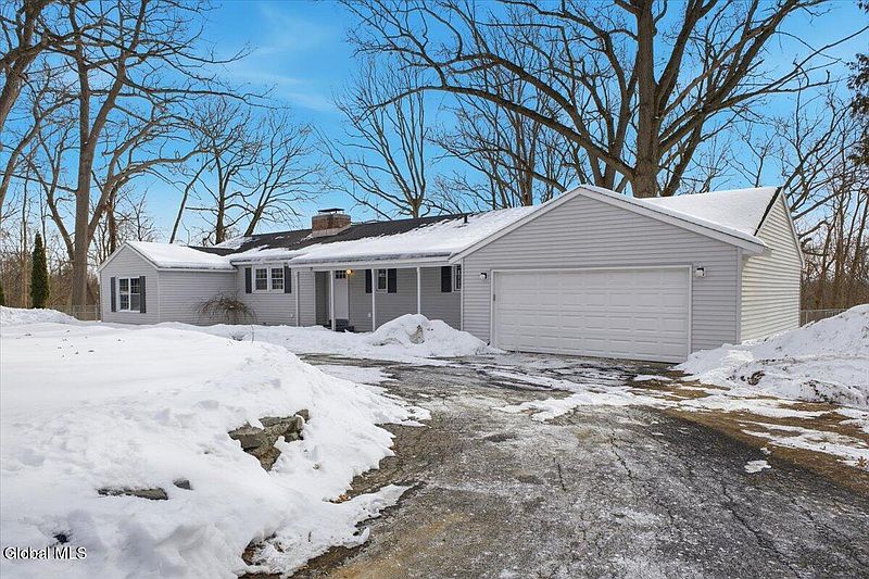 3rd image of 12 Laurel Road