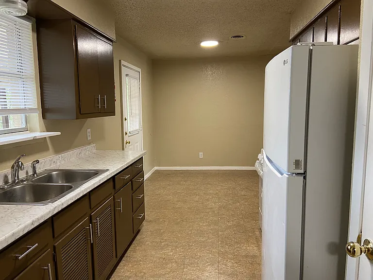 7727 Gallop Dr — Photo 6