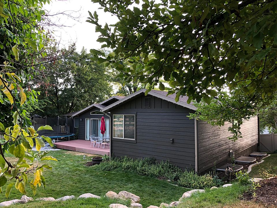 2nd image of 2730 Arapahoe Ln E