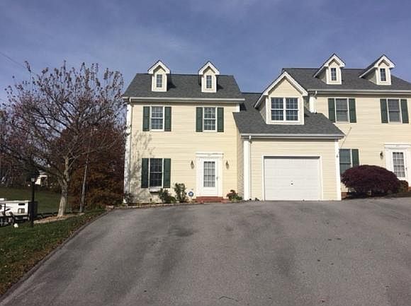 1st image of 813 Barclay Dr #5