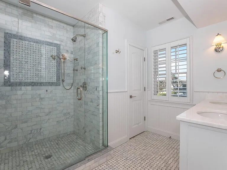 2123 Fairfield Beach Rd — Photo 19