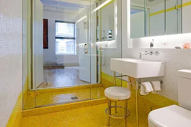 Sold by Avenue Real Estate