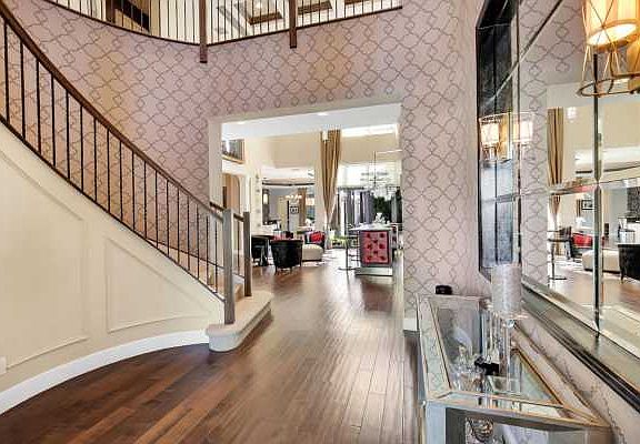 Home For Sale In The Oaks