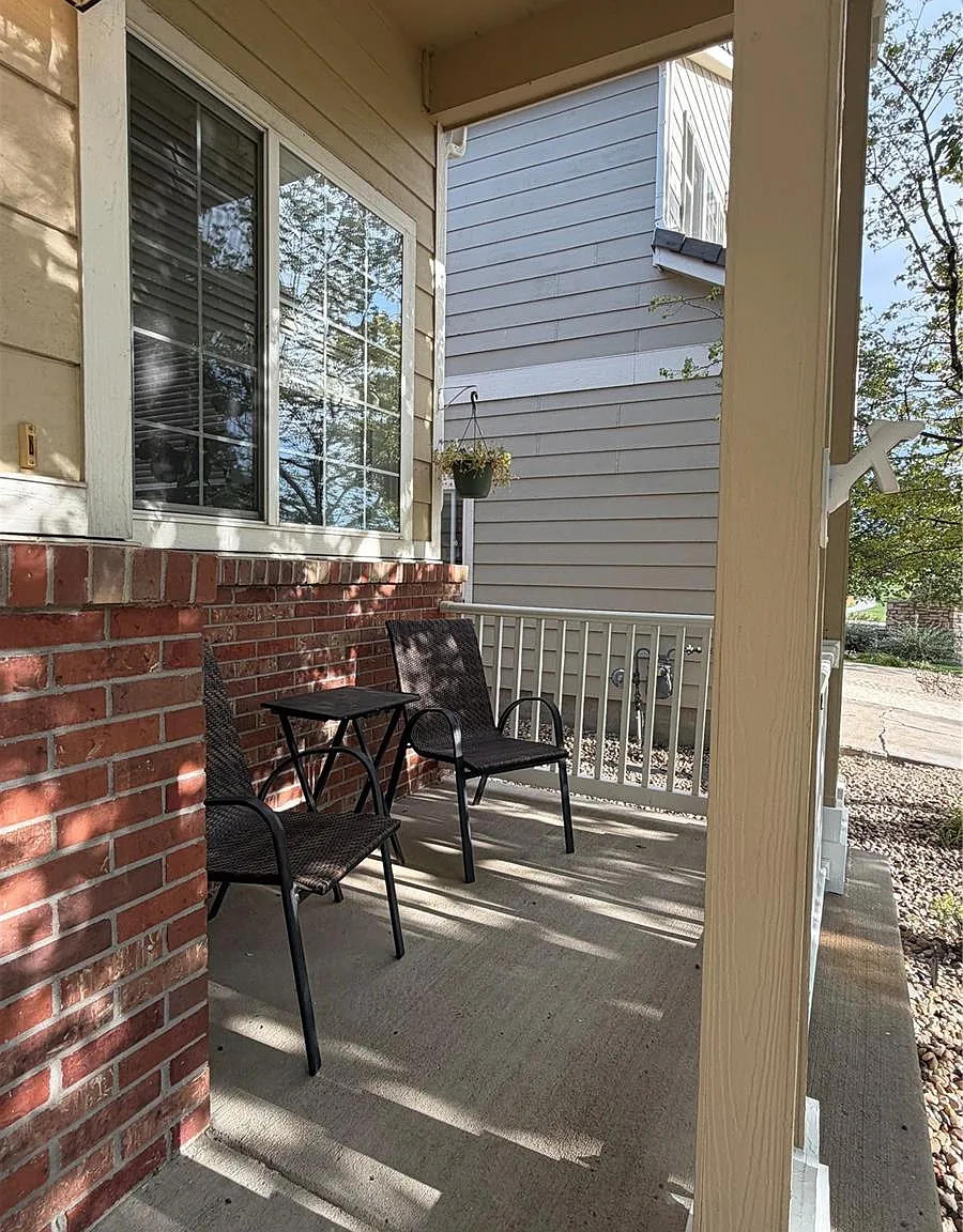 3 bed, 2.5 bath, 1620 sqft, $3,100 — Photo 2