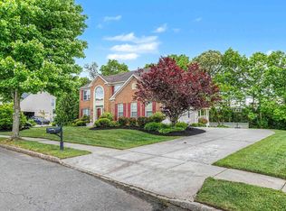 8 Gallant Fox Ln, Egg Harbor Township, NJ 08234
