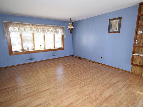 3rd image of 465 Tarrytown Ave