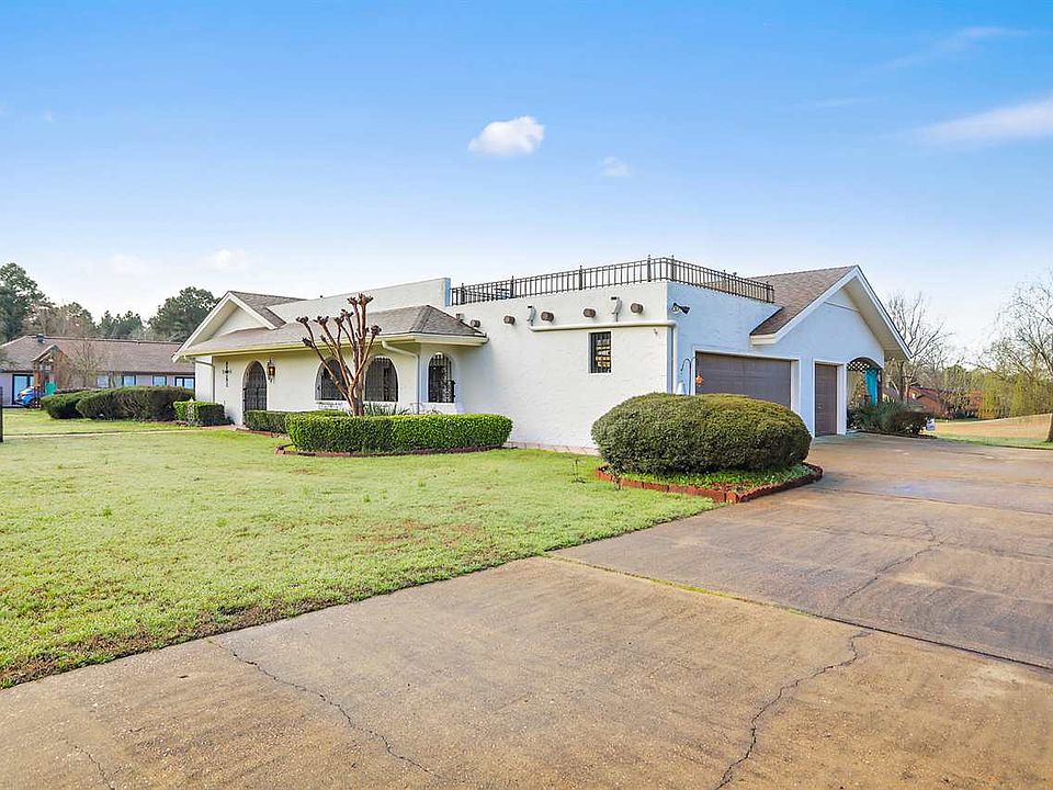 1st image of 205 Deerfield Club Dr