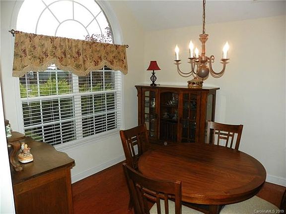 5th image of 845 Treva Anne Dr SW