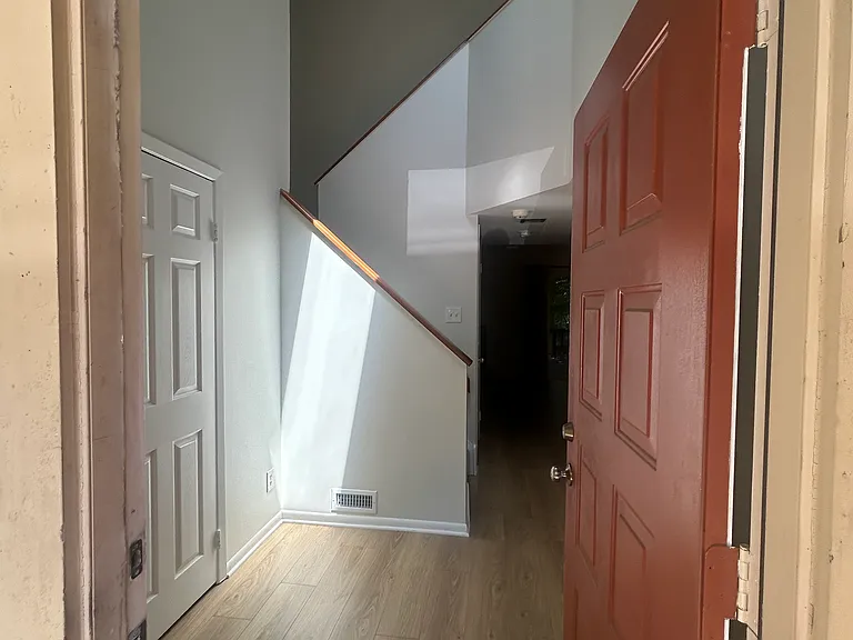 103 Dorset Dr — Photo 2