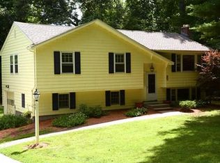 90 Granite St, Medfield, MA 02052