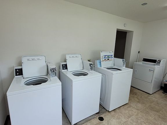4th image of 1116 26th Ave S #113