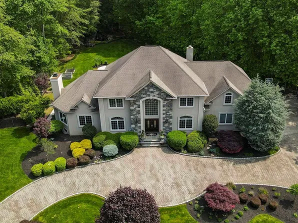 2 Corrigan Way, Old Tappan, NJ 07675