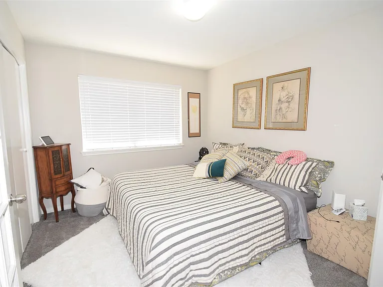 22922 Glenover Dr — Photo 18