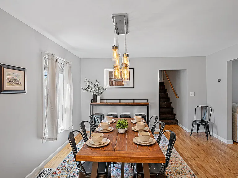 387 Maple Ave — Photo 6