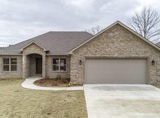 9701 Oak Forest Ln, Sherwood, AR 72120
