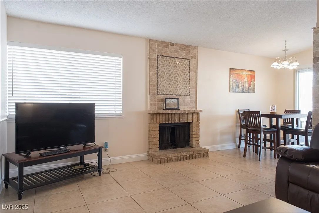 2 bed, 2.0 bath, 1068 sqft, $3,195 — Photo 1
