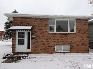 1111 E Moneta Ave, Peoria Heights, IL 61616