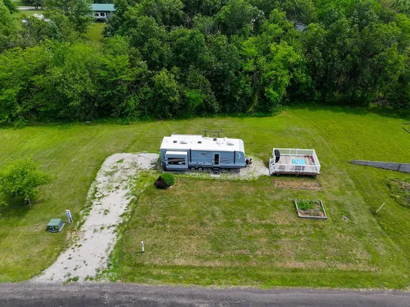 30009 Sunflower Dr, Unionville, MO 63565