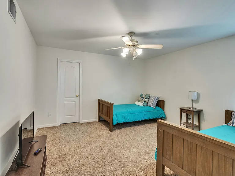 8402 Matthews Ln #1 — Photo 61