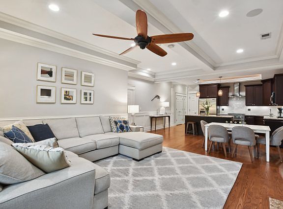 4th image of 3763 N Wilton Ave #1S