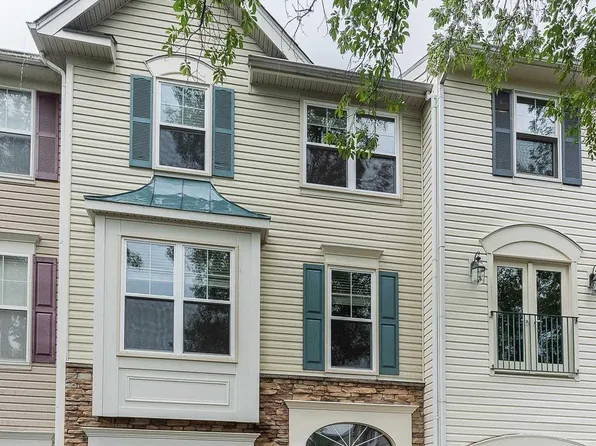 25362 Ashbury Dr, Chantilly, VA 20152