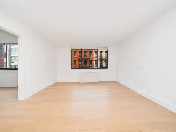 250 West 19th Street image 3 of 12