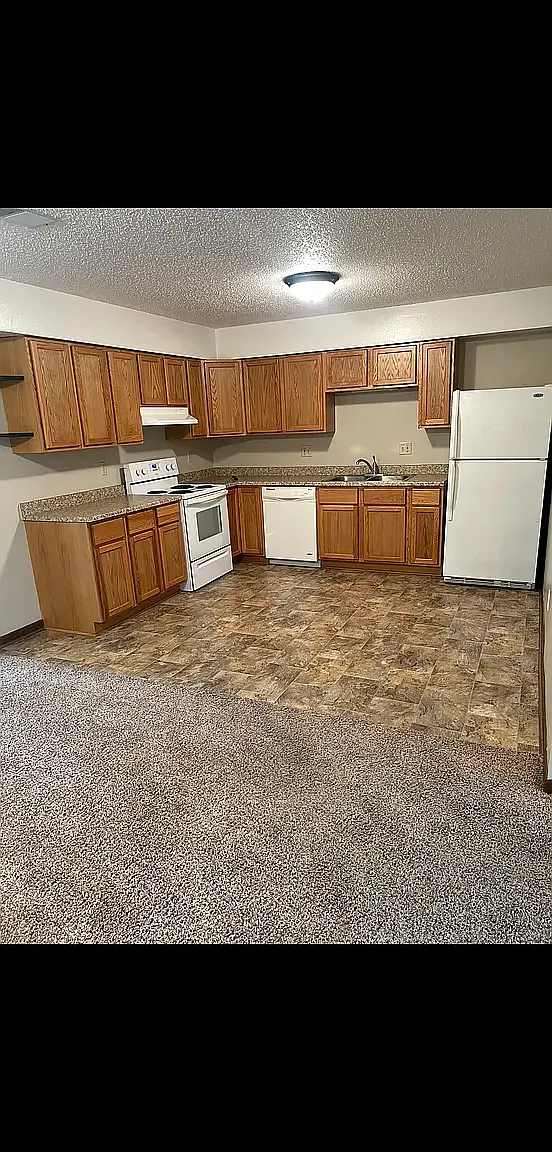 2 bed, $1,100 — Photo 3