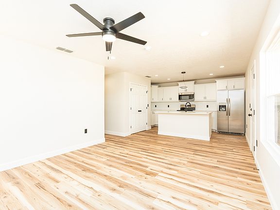 4th image of 3512 Ethan Ave