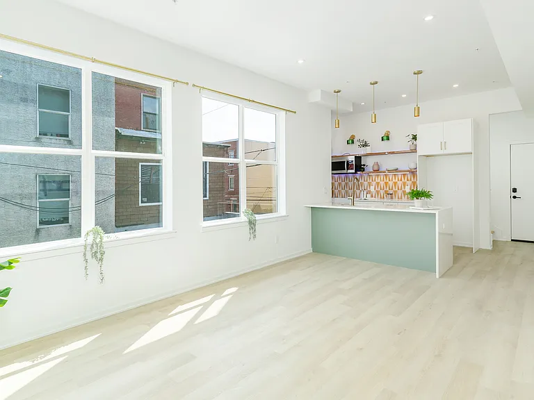 1803 N 18th St #Penthouse B — Photo 3