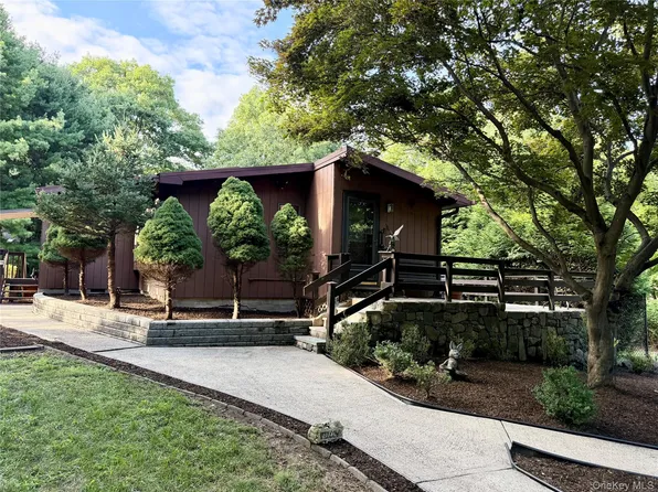 61 Lakeview Drive, Tomkins Cove, NY 10986