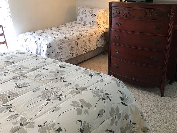 Master queen bed and twin