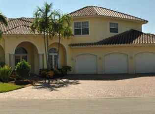 7638 Palmer Ct, Naples, FL 34113