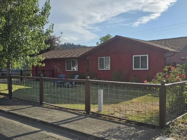 208 NE Darcie Way, Myrtle Creek, OR 97457