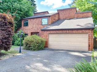 386 Lodenquai Ln, Eugene, OR 97404