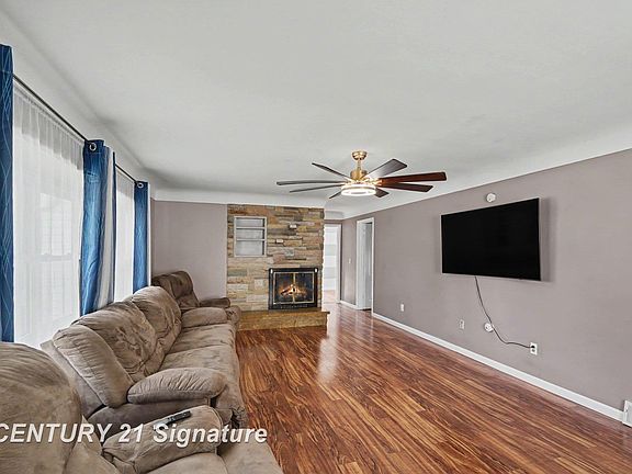 4th image of 733 Tulane St