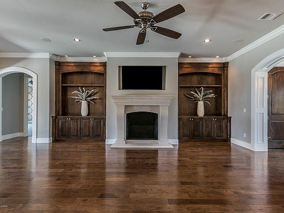 2nd image of 5610 Barrington Ct