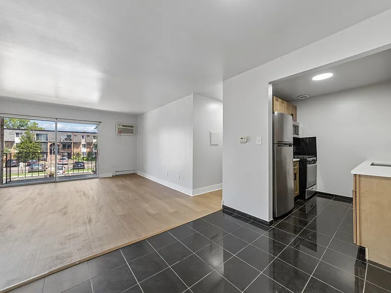 4B E Dundee Quarter Dr #201 — Photo 2