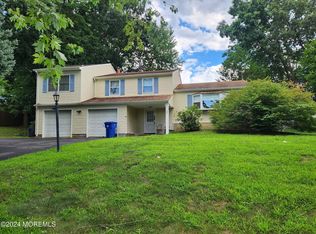 861 Somerset Dr, Toms River, NJ 08753
