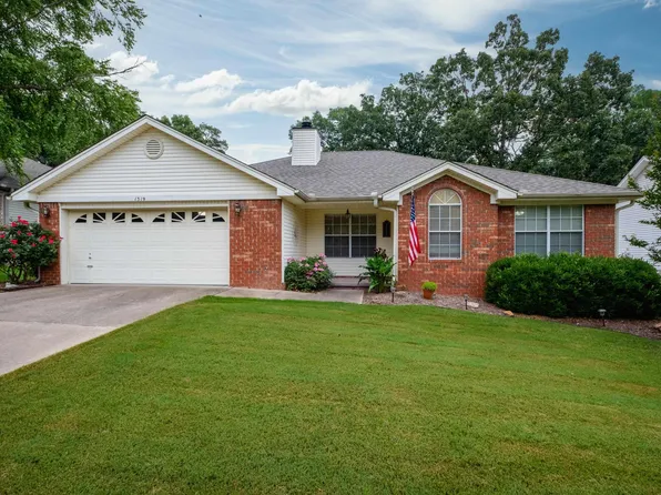 1319 Cherry Brook Dr, Little Rock, AR 72211