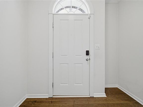 5th image of 753 Lexington St