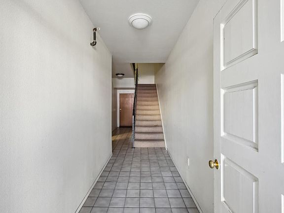 2nd image of 1615 Oakdale Ave