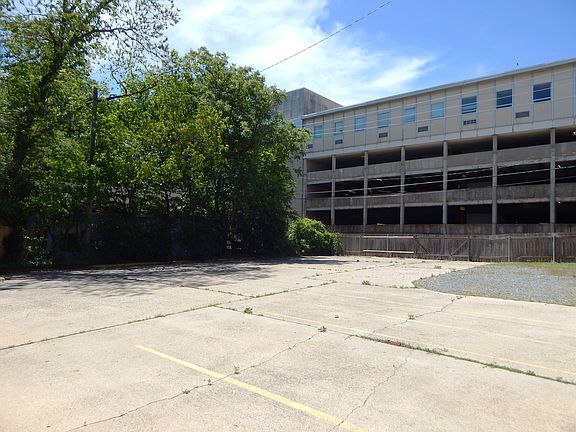 3rd image of 1532 Irving Pl
