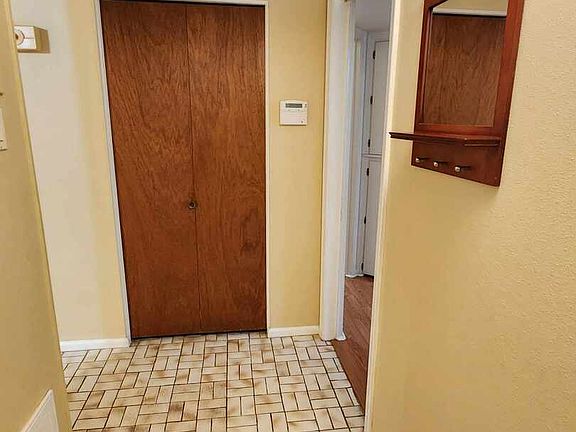 3rd image of 327 CICERO DR