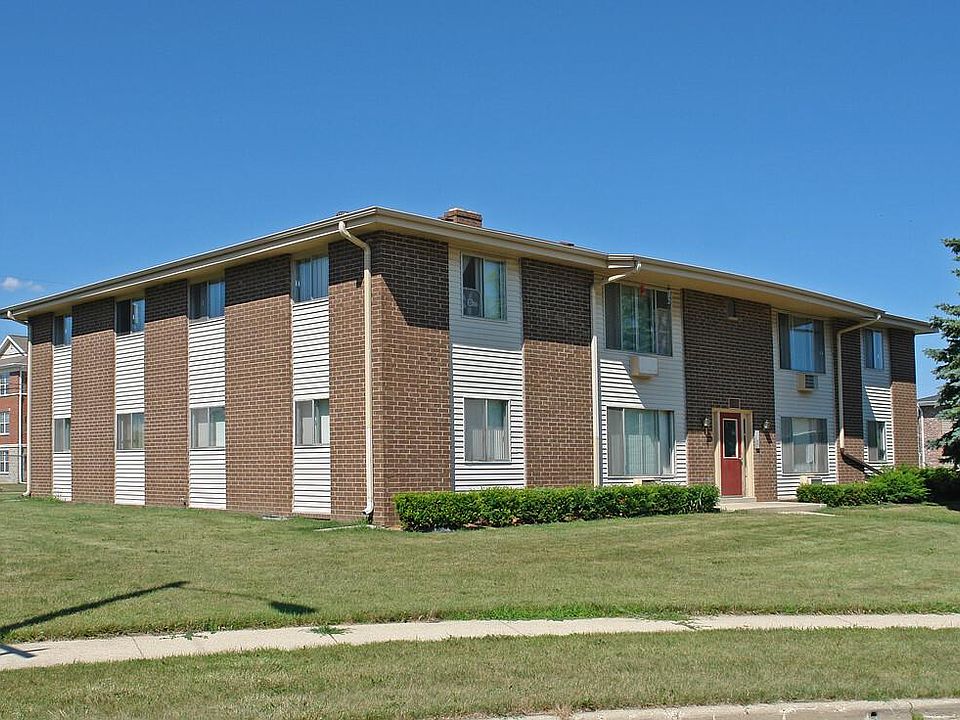 1st image of 8816 Buckingham Dr #4