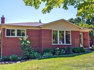 2403 Yorkshire Rd, Ann Arbor, MI 48104