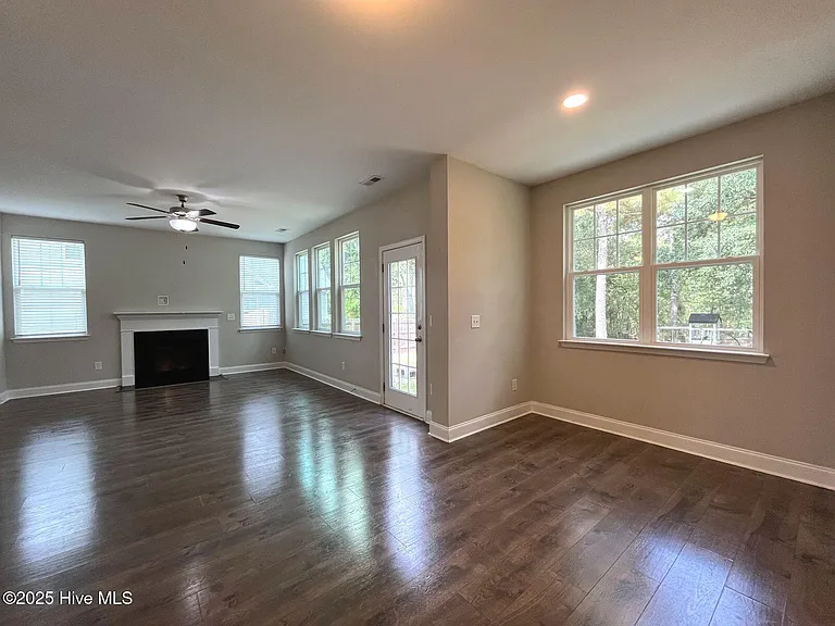 188 Sandy Springs Rd — Photo 11