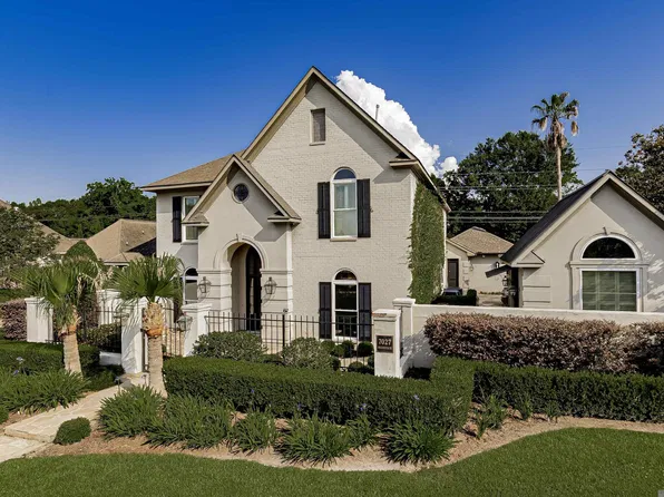 7027 Woodstock Dr, Baton Rouge, LA 70809